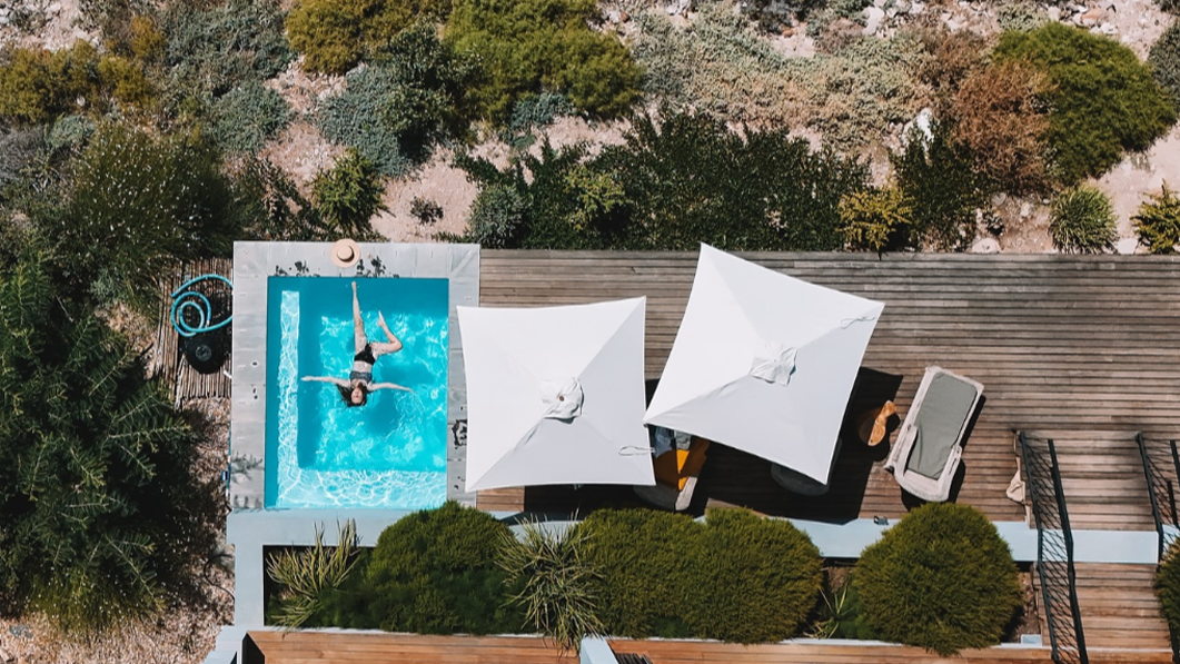 A splah pool and timber deck provide the perfect backdrop for an entertaining stay.